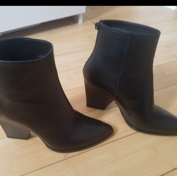 Stuart Weitzman Bedford 7.5 boots - Picture 2 of 8